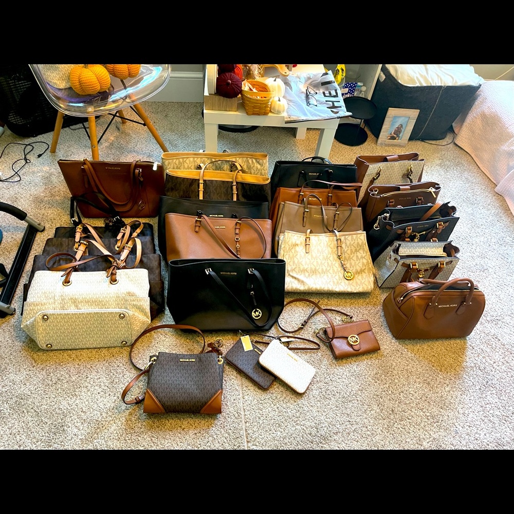 ✨Michael Kors Handbags ✨